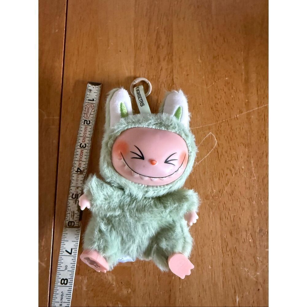 Pop Mart Labubu plush keychain (part of The Monsters fuzzy/soft "bag charm" - Picture 4 of 7